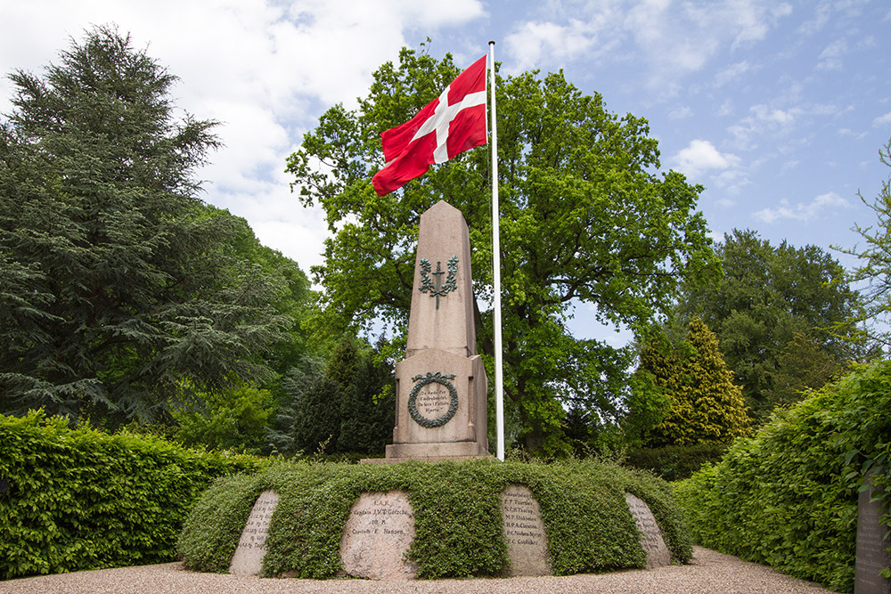 Nordre Kirkegård, Krigergraven